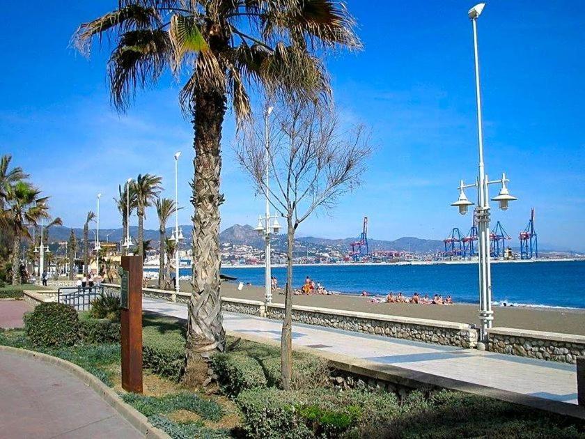 Ayala Apartamento Malaga Luaran gambar